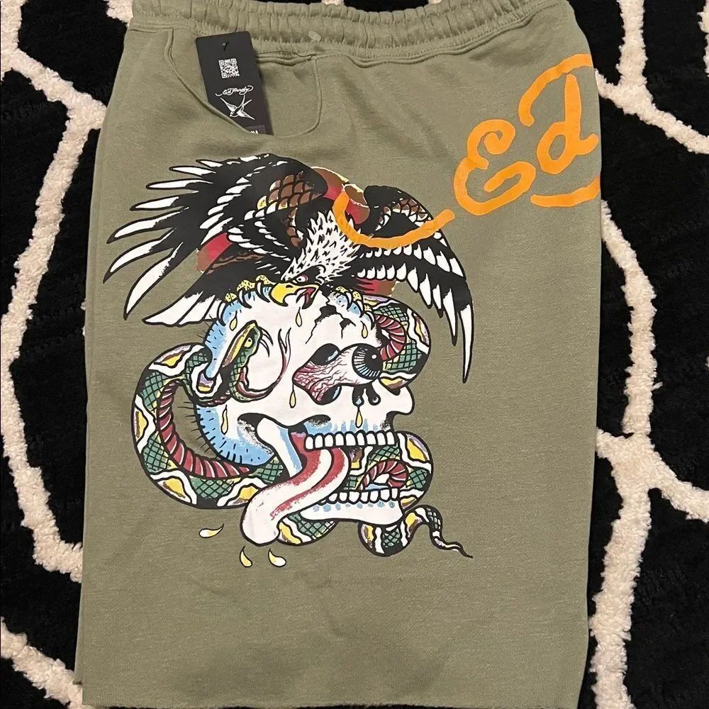 Ed Hardy Men's Olive Graphic Sweat Shorts Medium